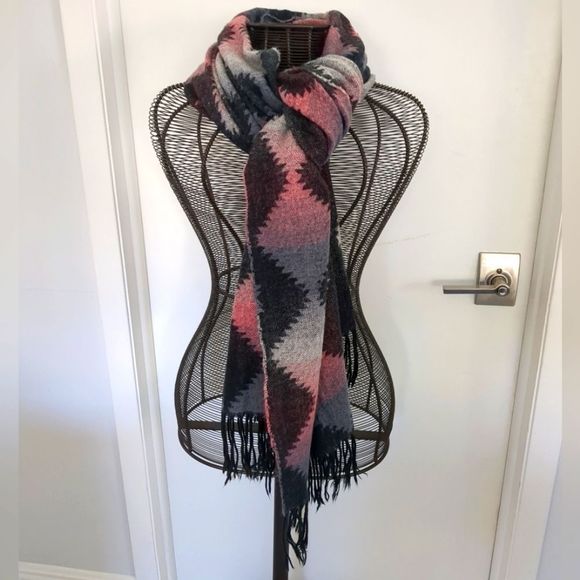 Cotton On red black Aztec Ombre Geometric Diamond Pattern Rectangle Fringe Scarf - Picture 1 of 5